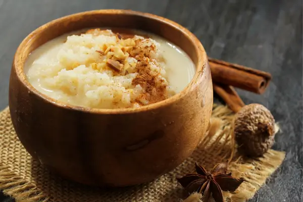 3 Receitas de Arroz Doce: Tradicional, Cremoso e com Leite de Coco e Castanhas